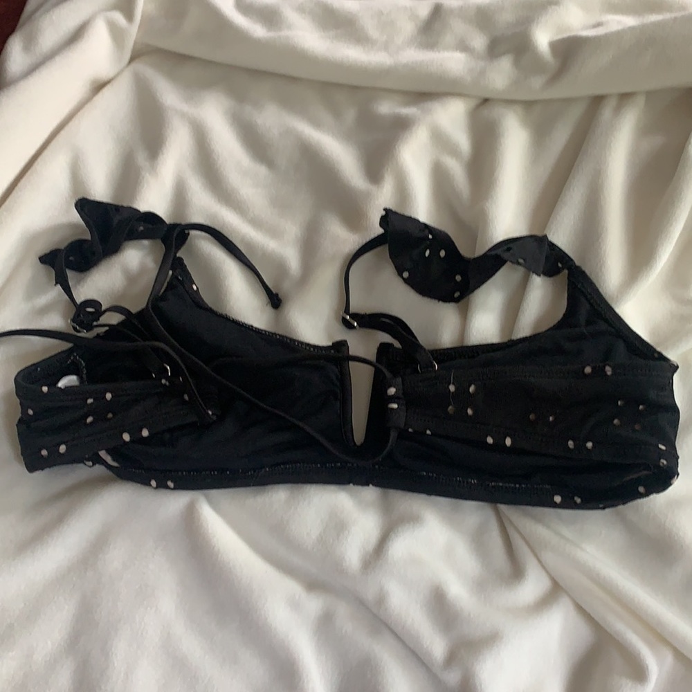 Swimsuit top. - Picture 2 of 3